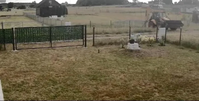 Ogrodzone Miejsce Na Kamper, Przyczepe Kempingowa, Postoj Wohnwagen